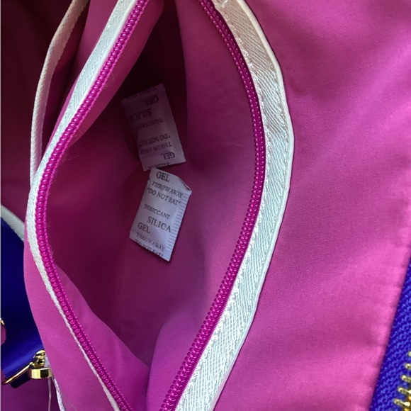 Adrienne Vittadini Diamond quilted travel bag - Picture 6 of 10